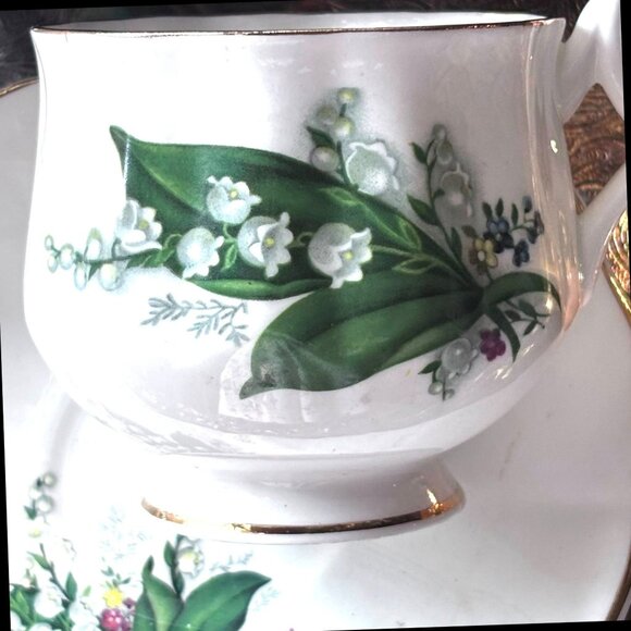 Royal Dover Lily of the Valley Teacup & Saucer Fine Bone China England - Picture 4 of 10